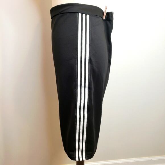Say What? Athlete Side Striped Black Skirt with Back Zipper by Large - Picture 6 of 6